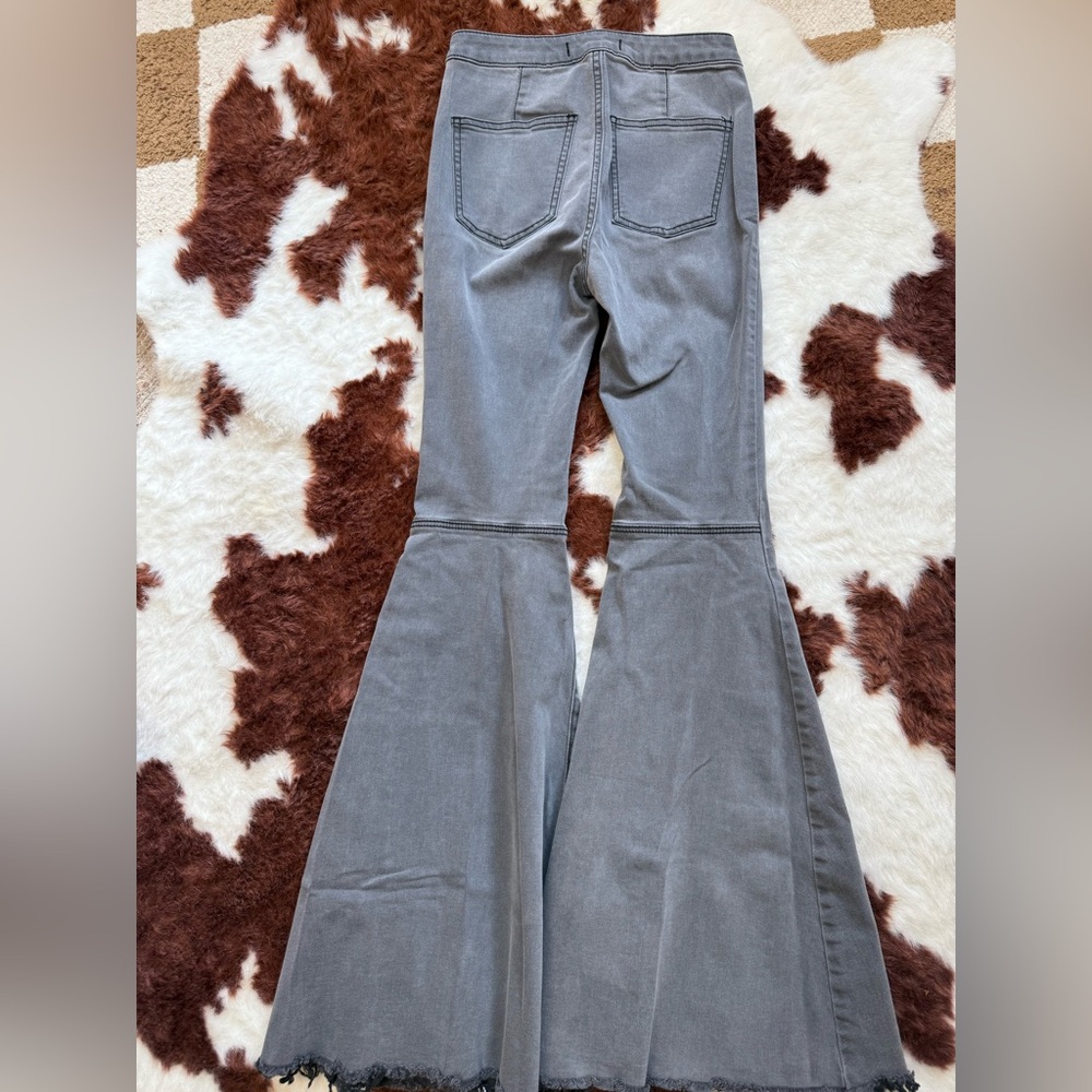 Free People Just Float On Flare Jeans i - Picture 3 of 3